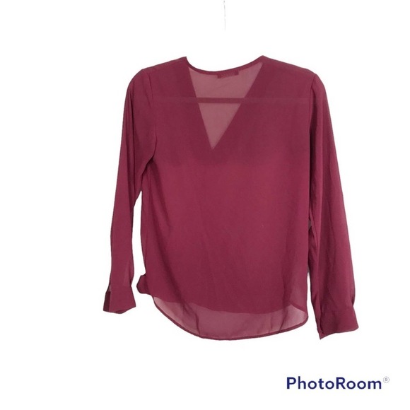 Boohoo red sheer long sleeve surplice blouse - Picture 2 of 6